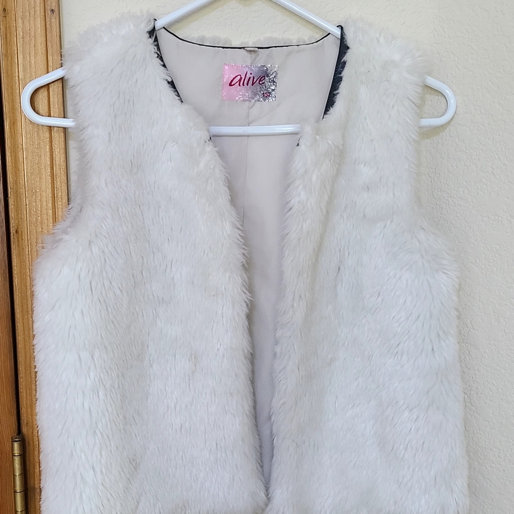 Girls white Alive vest 152